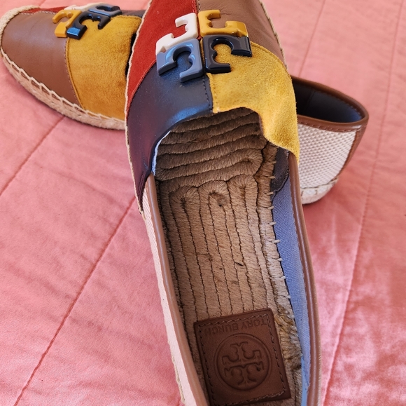 Shoe - Picture 2 of 2